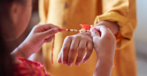 রাখি পূর্ণিমায় কেন নিষিদ্ধ ‘ভদ্রা’? জানুন ২৮ আগস্ট ঠিক কখন ভাইয়ের হাতে রাখি বাঁধলে মিলবে অশুভ এড়ানো ভাগ্য