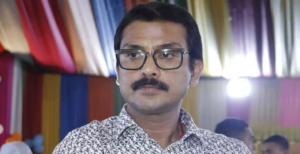 টলিপাড়ায় নতুন বিস্ফোরণ! স্বরূপ বিশ্বাসের ‘অনারারি কার্ড’ বাতিলের দাবিতে ইমেল, তোলপাড় গিল্ডে