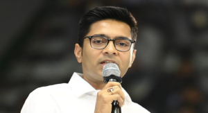 ‘আমাকে যে কোনো মুহূর্তে খুন করা হতে পারে!’ অভিষেকের বিরুদ্ধে বিস্ফোরক অভিযোগ এনে সল্টলেক থানায় কি চাঞ্চল্য ছড়ালেন রাজীব সরকার?