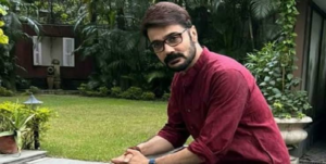 রথের দিনই বড় চমক! ‘ডাক্তার কাকু’ হয়ে বড়পর্দায় ফিরছেন প্রসেনজিৎ, শিক্ষক দিবসেই মুক্তি