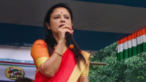শহিদ দিবসের মঞ্চে তৃণমূলের চারফালি! মহুয়া মৈত্রের খোঁচায় কি ভেঙে পড়বে NCPI-এর পরিকল্পনা?