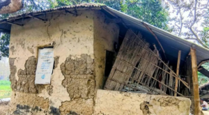 সরকারি সাহায্য মেলার আগেই মর্মান্তিক পরিণতি! মগরায় বৃষ্টিতে মাটির বাড়ি ভেঙে মৃত্যু বাবা-মেয়ের