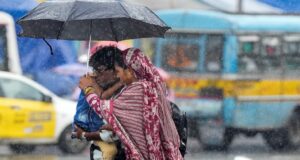 “বর্ষার দাপট অব্যাহত!”-দক্ষিণবঙ্গে কবে কাটবে দুর্যোগ? জেনেনিন আপডেট