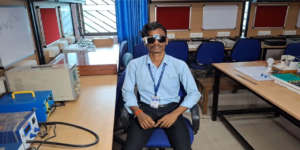 মাত্র ৬০০ টাকায় মিলবে দৃষ্টিহীনদের স্বাধীনতা! আইটিআই ছাত্রের আবিষ্কারে অবাক প্রযুক্তি বিশ্ব