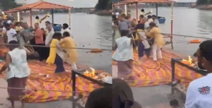 ধর্মীয় স্থানে মারামারি! আরতির প্রদীপই হয়ে উঠল অস্ত্র, ভাইরাল ভিডিও ঘিরে তোলপাড় উজ্জয়িন