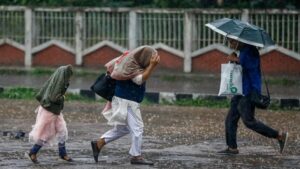 আজ কি ভিজবে বাংলা? ছাতা কি বাধ্যতামূলক? জেনে নিন আজকের লেটেস্ট আপডে