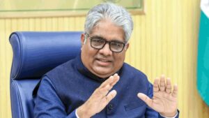 TMC-র অন্দরে ফাটল অব্যাহত! আরও এক MP -কে কি ভাঙানোর চেষ্টা? তুঙ্গে জল্পনা