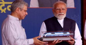 প্রথম হাইড্রোজেন ট্রেনের উদ্বোধন করলেন নরেন্দ্র মোদী, ‘মেক ইন ইন্ডিয়া’-র জয়জয়কার