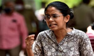 ঐশী ঘোষকে গ্রেপ্তারের চেষ্টা, সংসদে বিজেপিকে তীব্র আক্রমণ বিরোধীদের