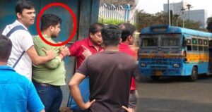 কলকাতার বাসে ‘নরখাদক’? সহযাত্রীর আঙুল কামড়ে প্রায় খুবলে নিলেন যুবক