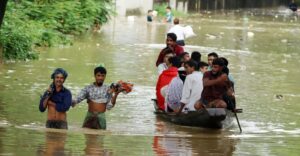বাংলাদেশে বন্যায় মৃত ৫৪, জলবন্দি ১০ লক্ষেরও বেশি মানুষ, জেনেনিন বর্তমান পরিস্থিতি