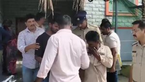 মন্দির যাওয়ার নাম করে ফাঁদ পাতে মহিলা, ১৪ বছরের কিশোরীকে সারারাত গণধর্ষণ