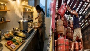 LPG-র বিকল্প ইথানল,জ্বালানি খরচ নিয়ন্ত্রণে বিপ্লব আনতে চলেছে কেন্দ্র