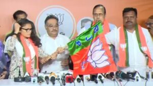 তৃণমূলের দাপট শেষ! দলবদল হতেই তৃণমূলীদের জন্য ‘কড়া বার্তা’ শমীকের