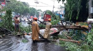 “একই ব্যক্তির নাম বারবার”-আমফান ত্রাণ নিয়ে নজিরবিহীন দুর্নীতির তথ্য ক্যাগের