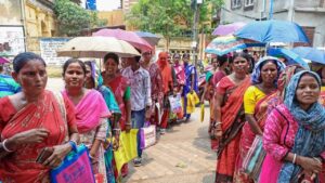 ৩,০০০ টাকা পেতে দেরি কেন? অন্নপূর্ণা যোজনার হেল্পলাইন নম্বর প্রকাশ করল রাজ্য সরকার, রইল সমস্ত খুঁটিনাটি