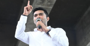 ‘বেইমানি ক্ষমা করব না!’ কালীঘাটে কড়া বার্তা অভিষেকের, হুঁশিয়ারি ঘিরে রাজনৈতিক তোলপাড়