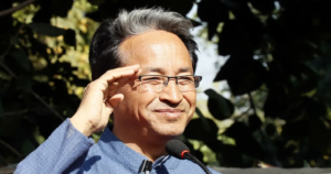 বাস্তবেও কি মারা যাবেন ‘ফুংসুক ওয়াংড়ু’? সোনম ওয়াংচুকের চরম শারীরিক অবনতিতে কাঁপছে বলিউড!