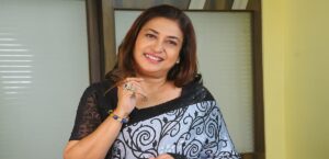 সংসদে সোজা মোদির ঘরে শতাব্দী রায়! প্রায় ১৫ মিনিট ধরে প্রধানমন্ত্রীর সঙ্গে কী নিয়ে গোপনে কথা বললেন সাংসদ?