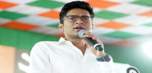 একুশে জুলাইয়ের পোস্টারে ব্রাত্য অভিষেক? মমতা বন্দ্যোপাধ্যায়ের ছবিতেই সীমাবদ্ধ তৃণমূলের নতুন প্রচার!