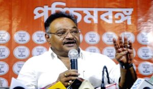 কার নির্দেশে কামারহাটিতে রদবদল? বিকেল ৪টের মধ্যে রিপোর্ট তলব শমীক ভট্টাচার্যের!
