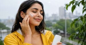 বর্ষাকালে কি সানস্ক্রিন লাগানোর প্রয়োজন নেই? বিশেষজ্ঞরা কী বলছেন জানুন