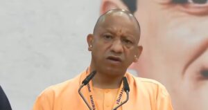 ওয়াকফ বোর্ডের জমি দখল নিয়ে কংগ্রেস-সমাজবাদী কেন নীরব? বিস্ফোরক প্রশ্ন যোগী আদিত্যনাথের