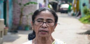 তৃণমূলের অন্দরে ফাটল: এবার আরও ১২টি অ্যাকাউন্ট জব্দ, ১০০০ কোটির হিসাব নিয়ে জেরবার মমতা শিবির!