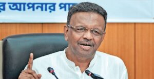 ‘সাহস হয়নি, তাই চুপ ছিলাম!’ ২১ জুলাইয়ের মঞ্চ নিয়ে বিস্ফোরক স্বীকারোক্তি ফিরহাদের