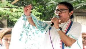 ‘আসল তৃণমূল জিন্দাবাদ!’ ঋতব্রতদের ‘সাইনবোর্ড’ দেগে একুশের মঞ্চ থেকে নতুন স্লোগান মমতার!