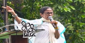 “ইঁদুরের মতো লুকোই না, সুন্দরবনের বাঘের বাচ্চার মতো লড়ি!” একুশের মঞ্চে দাঁড়িয়ে বিজেপি সরকারকে চরম হুঁশিয়ারি মমতার