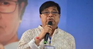দিনহাটায় উদয়ন গুহর ‘সাম্রাজ্য’! সরকারি ড্রেন ভরাট করে বাণিজ্যিক ভবন নির্মাণের চাঞ্চল্যকর তথ্য