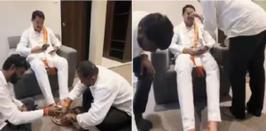 ‘এটাই কংগ্রেসের সংস্কৃতি!’ পা ধুতে দেখা গেল প্রবীণ নেতাকে, ভাইরাল ভিডিও নিয়ে মহা-রাজনীতিতে শোরগোল!