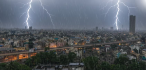 পুড়ছে না আর গরম, ঘূর্ণাবর্তের জোড়া ফলায় বাংলাজুড়ে বৃষ্টির তাণ্ডব! দক্ষিণবঙ্গেও কি বাড়বে দুর্যোগ?