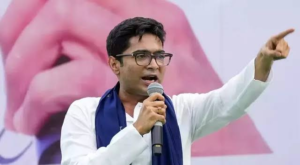 “৭২ ঘণ্টার মধ্যে ক্ষমা চান, না হলে আইনি পদক্ষেপ!” অভিষেক বন্দ্যোপাধ্যায়ের রোষানলে রাজ্যের হেভিওয়েট বিধায়ক!