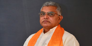 শহরে জমানো জল আর গ্রামে বেআইনি নির্মাণ! কড়া পদক্ষেপ নিয়ে বড় ঘোষণা পঞ্চায়েত মন্ত্রীর