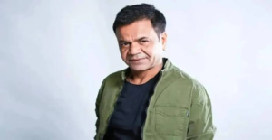 ৫ কোটি তো দূর, কেউ আমাকে ২৫০ কোটি দিয়েও কিনতে পারবে না! আইনি ঝড়ের মাঝেই সপাটে জবাব পর্দার ‘ছোট পণ্ডিত’-এর