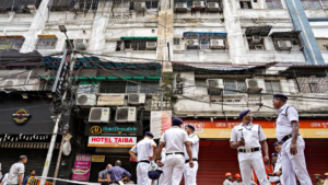 তারাপীঠের পর এবার খাস কলকাতায় ভয়াবহ অগ্নিকাণ্ড! ফ্রি স্কুল স্ট্রিটের হোটেলের মর্মান্তিক মৃত্যুমিছিলে চাঞ্চল্য