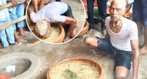 নাগপঞ্চমীতে এ কী রূপ! গত ৫০ বছর ধরে প্রতি তিন বছর অন্তর নিজেকে ‘মহিষাসুর’ দাবি করে ঘাস খান ৭০ বছরের বৃদ্ধ