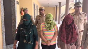 খোদ বিশ্ববিদ্যালয়ের কেরানি যুক্ত চাকরির জালিয়াতিতে! নীলবাতি গাড়িতে ঘুরে বেড়ানো দুই বোনের কাণ্ডে হুলুস্থুল