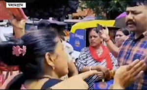 অন্নপূর্ণা যোজনার টাকা না মেলায় মধ্যমগ্রামে উত্তাল বিক্ষোভ! সোদপুর রোড অবরোধে নাজেহাল সাধারণ মানুষ