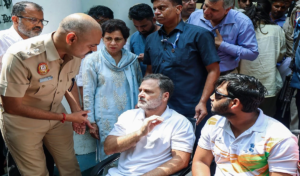 সংসদে বিরোধী দলের নতুন রণকৌশল! রাহুলের অবস্থান নিয়ে রাজনৈতিক মহলে তুঙ্গে চর্চা