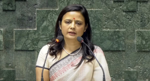 মৌলিক অধিকার ভঙ্গের অভিযোগে অনড় মহুয়া! সুপ্রিম কোর্টে বড়সড় আইনি বিপর্যয়ের মুখে তৃণমূল সাংসদ