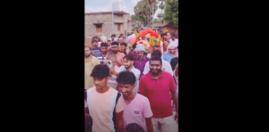কান্নার বদলে নাচ-গান! বৃদ্ধের শেষযাত্রায় অর্কেস্ট্রা দেখে চোখ কপালে তুলল নেটপাড়া!