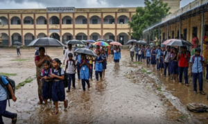 মুষলধারে বৃষ্টিতে ভাসছে রাজ্য! একঝটকায় শনিবারে ৮টি জেলার সমস্ত স্কুল-কলেজে ছুটি ঘোষণা