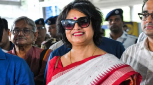 দীর্ঘ ২০ বছরের নির্বাসন শেষ! অবশেষে কোন জাদুকরী ইশারায় কলকাতায় পা রাখলেন তসলিমা নাসরিন?