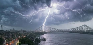 থামছে না বর্ষণ! দক্ষিণবঙ্গে ফের ভারী বৃষ্টির তণ্ডব, কলকাতার জন্য বিরাট অ্যালার্ট জারি করল আলিপুর হাওয়া অফিস