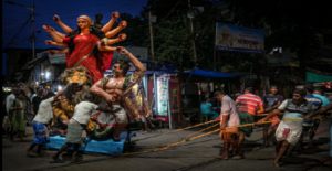 পুজোর মুখেই দুর্গাপুরে চলল বুলডোজার! মাথায় হাত মৃৎশিল্পী থেকে পুজো উদ্যোক্তাদের!