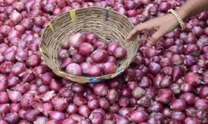 চিনির পর এবার পেঁয়াজ নিয়ে হুংকার! মাত্র ৩৫ টাকায় কোথায় মিলবে পেঁয়াজ?