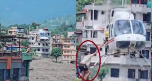 “জলের তোড়ে ভাসছে চারপাশ!”-হেলিকপ্টার নামিয়ে সেনার রোমহর্ষক উদ্ধারের ভাইরাল ভিডিও